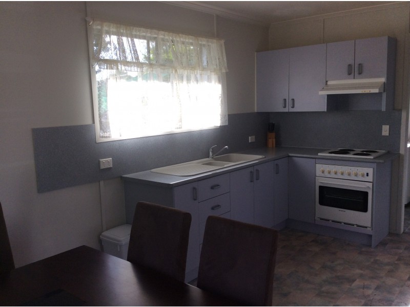 25 Bean St, Blackwater QLD 4717