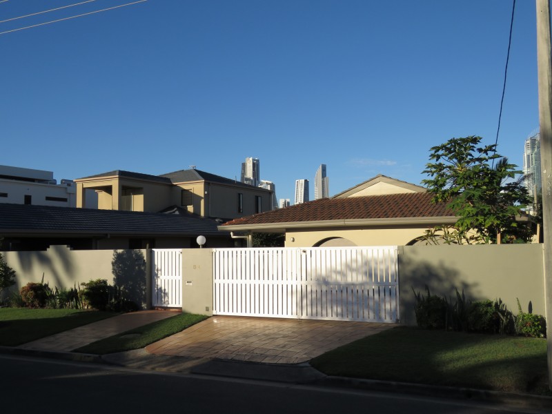 81 Gibraltar Dr, Isle Of Capri QLD 4217