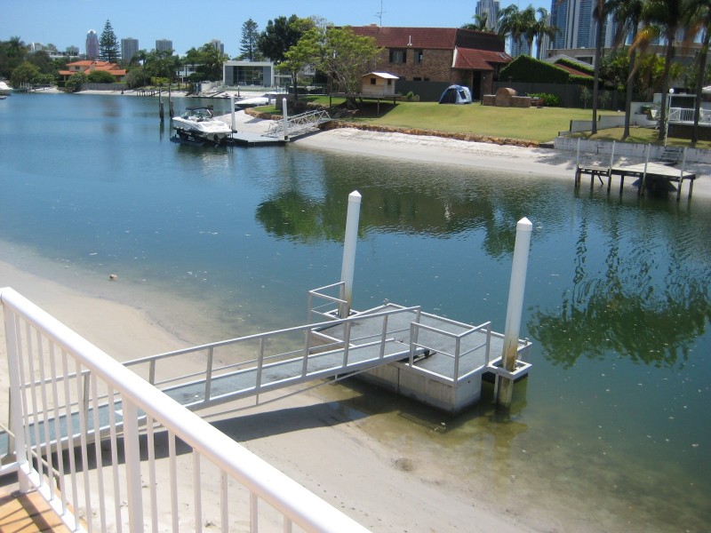 81 Gibraltar Dr, Isle Of Capri QLD 4217