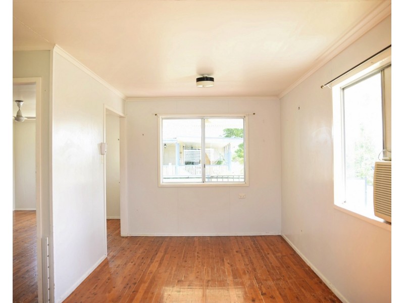 1/21 Gidyea St, Blackwater QLD 4717