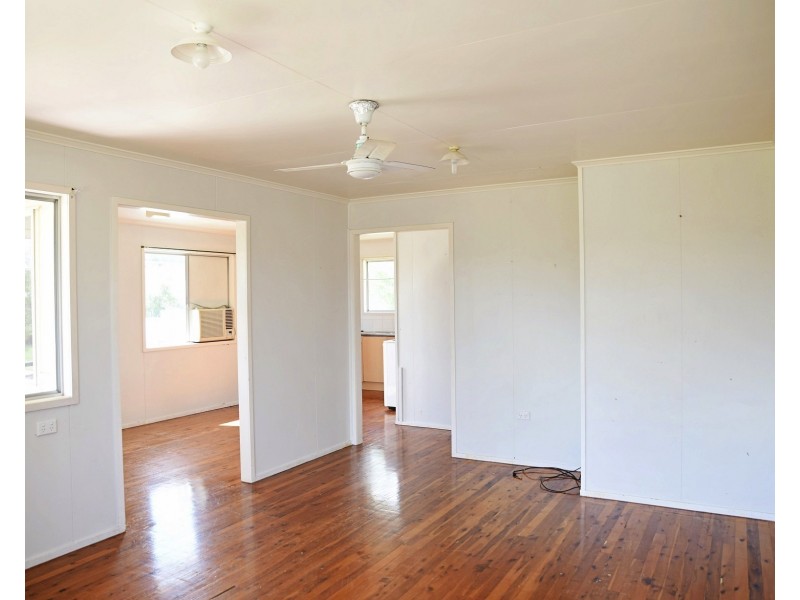 1/21 Gidyea St, Blackwater QLD 4717