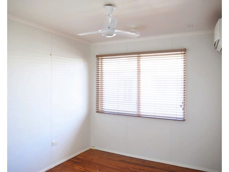 1/21 Gidyea St, Blackwater QLD 4717