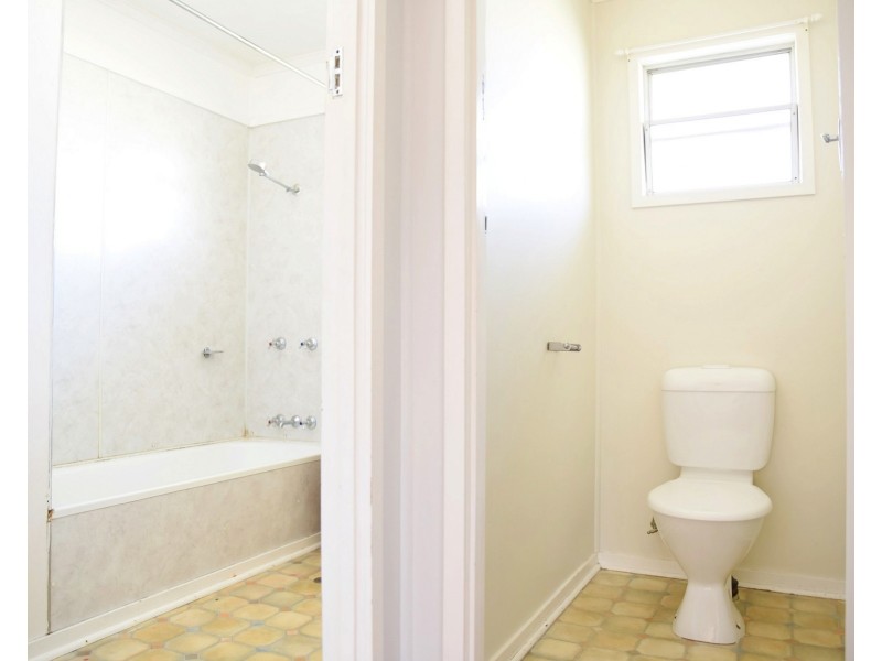 1/21 Gidyea St, Blackwater QLD 4717