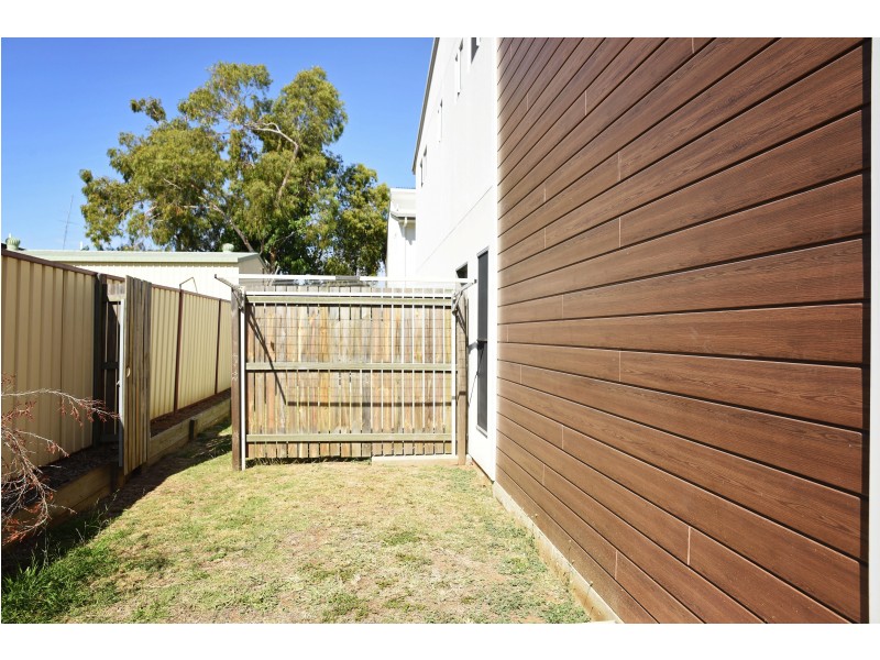 4/17 Sandalwood St, Blackwater QLD 4717