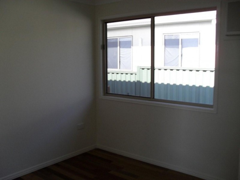 8 Summer Red Ct, Blackwater QLD 4717