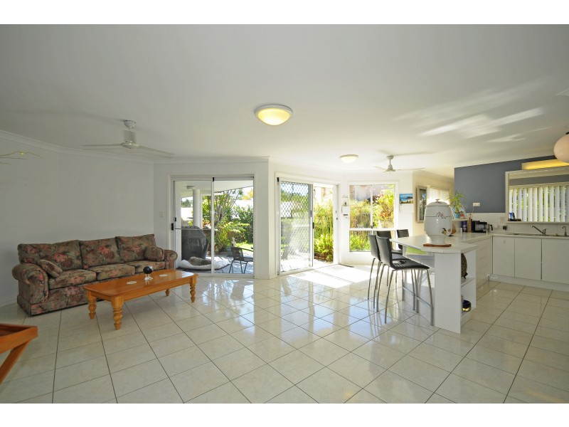 33 Banff Ct, Robina QLD 4226