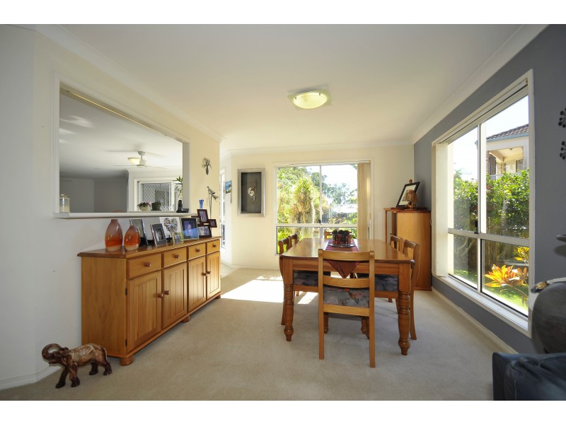 33 Banff Ct, Robina QLD 4226