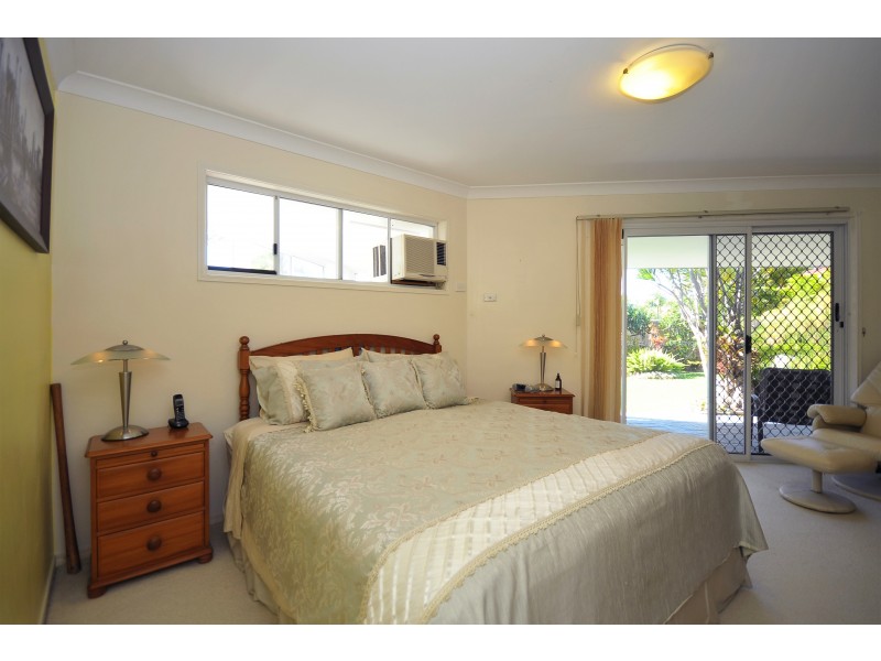 33 Banff Ct, Robina QLD 4226