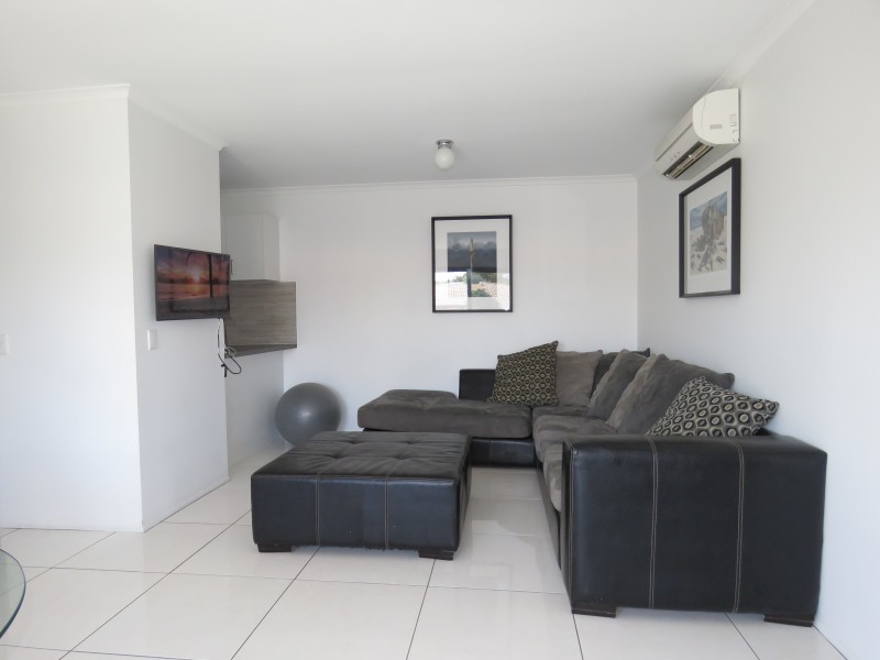 1/10 Hentdale Ct, Labrador QLD 4215