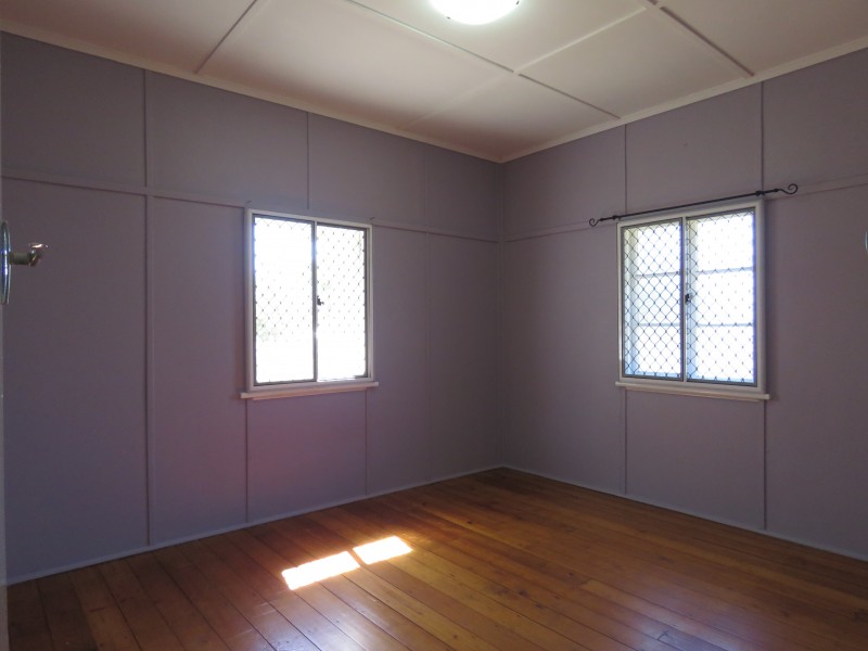 10 Nathan St, East Ipswich QLD 4305