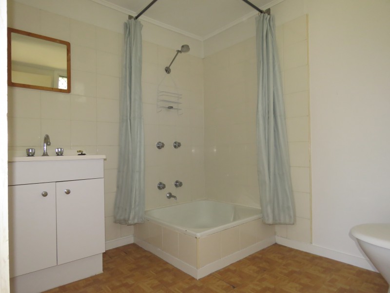 10 Nathan St, East Ipswich QLD 4305