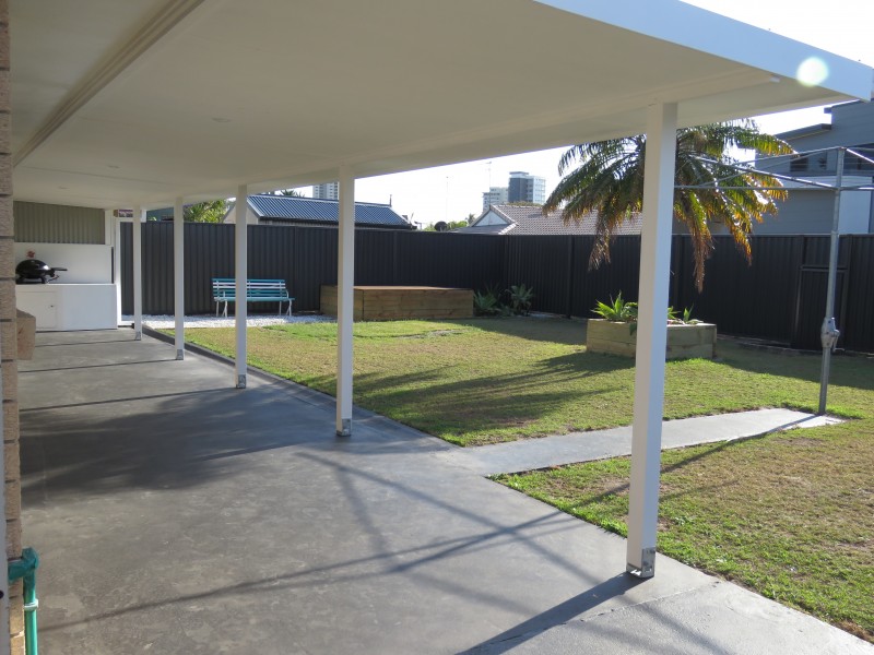 18 Eagle Ave, Burleigh Waters QLD 4220