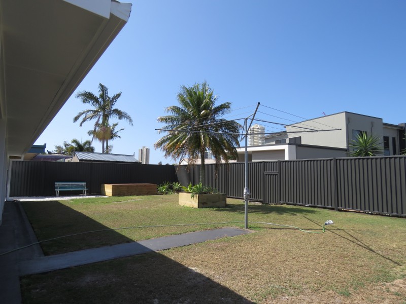 18 Eagle Ave, Burleigh Waters QLD 4220
