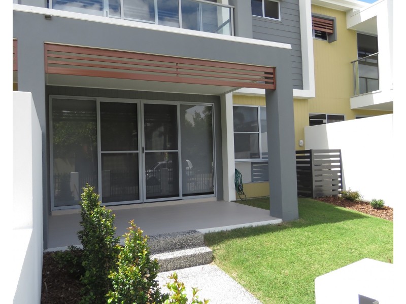 2/3031 The Boulevard, Carrara QLD 4211