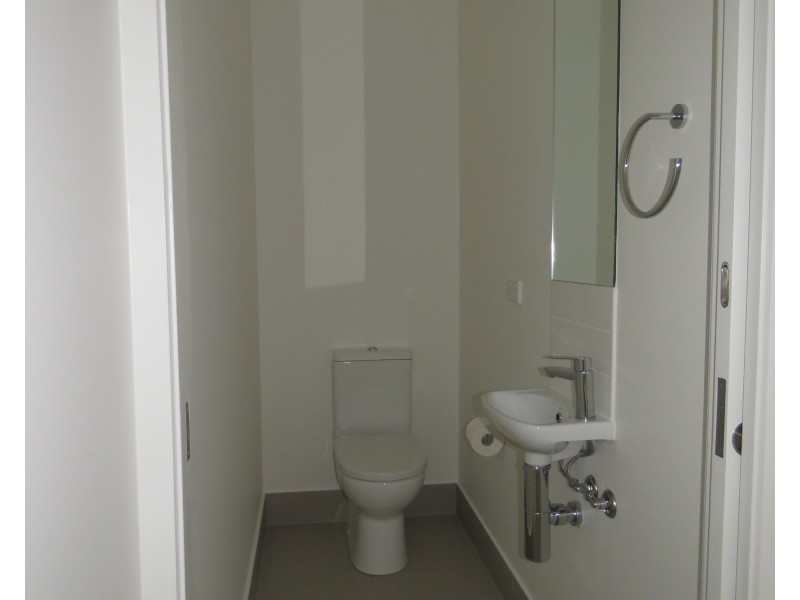 2/3031 The Boulevard, Carrara QLD 4211