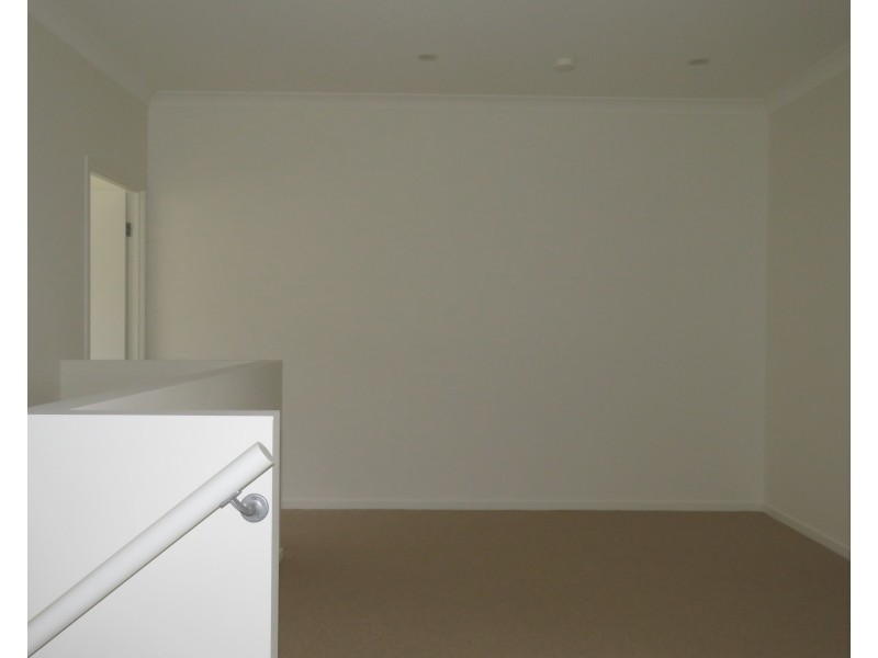 2/3031 The Boulevard, Carrara QLD 4211