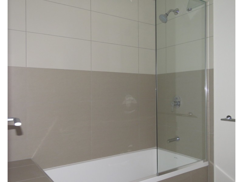 2/3031 The Boulevard, Carrara QLD 4211