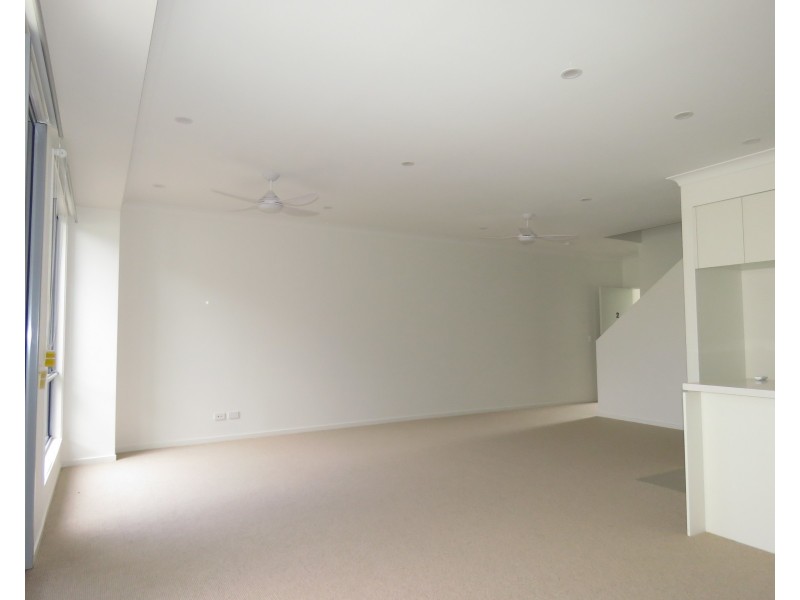 3400 Panorama Drive, Carrara QLD 4211