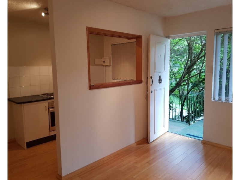 2/33 Highview Tce, St Lucia QLD 4067