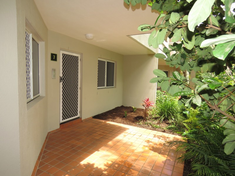 7/3 Marina Cres, Hollywell QLD 4216