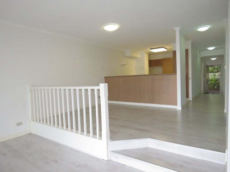 7/3 Marina Cres, Hollywell QLD 4216