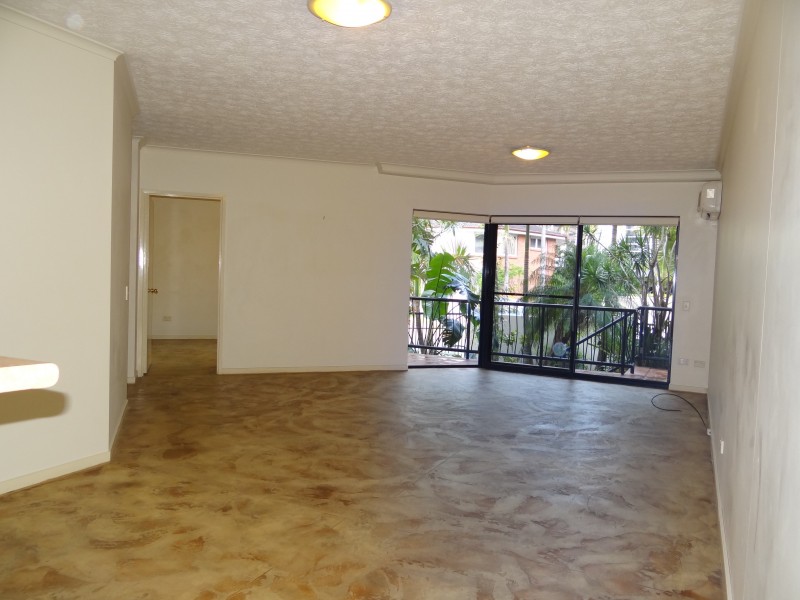 4/10-16 Tarcoola Cres, Surfers Paradise QLD 4217
