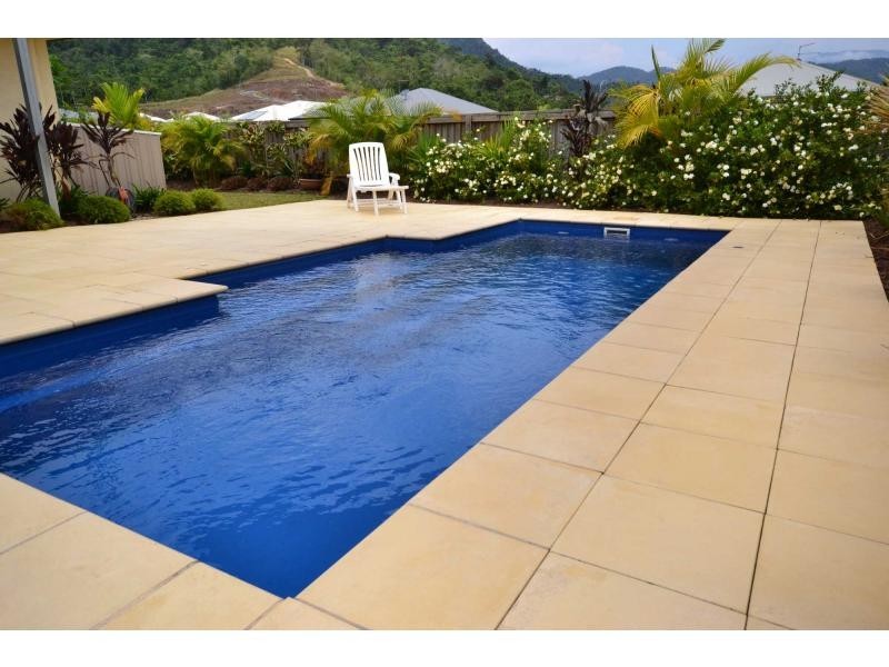 16 Kippin Close, Redlynch QLD 4870