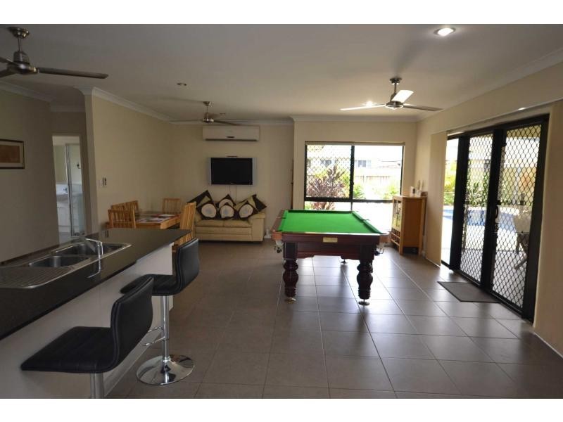 16 Kippin Close, Redlynch QLD 4870