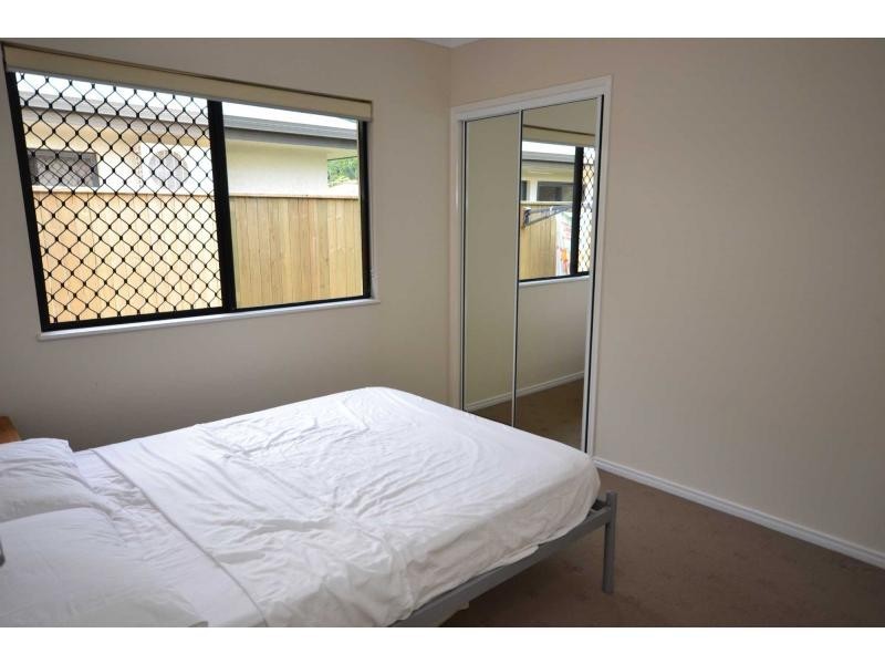 16 Kippin Close, Redlynch QLD 4870