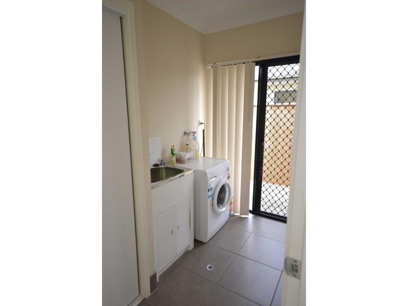 16 Kippin Close, Redlynch QLD 4870