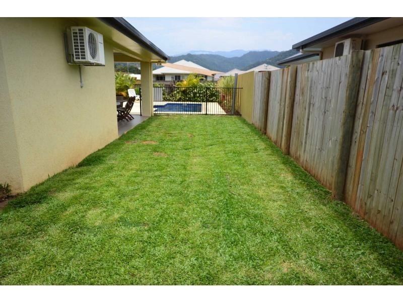 16 Kippin Close, Redlynch QLD 4870