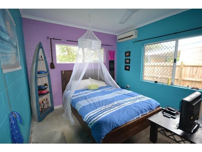 18 Lomatia Close, Redlynch QLD 4870