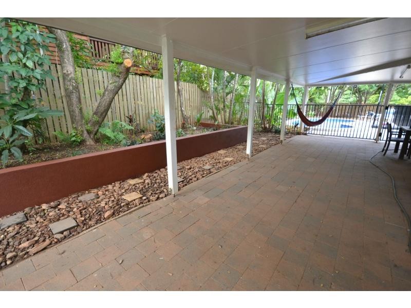 18 Lomatia Close, Redlynch QLD 4870