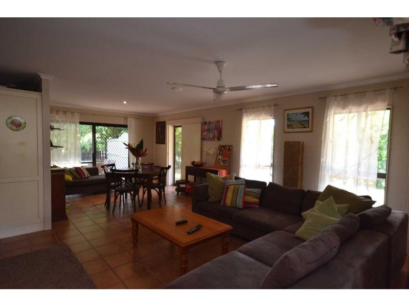 6 Loridan Drive, Brinsmead QLD 4870
