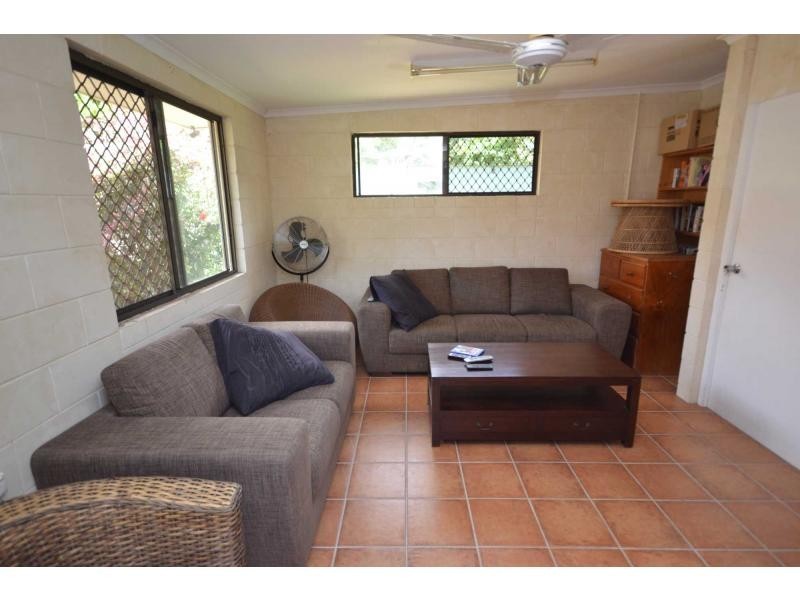 6 Loridan Drive, Brinsmead QLD 4870