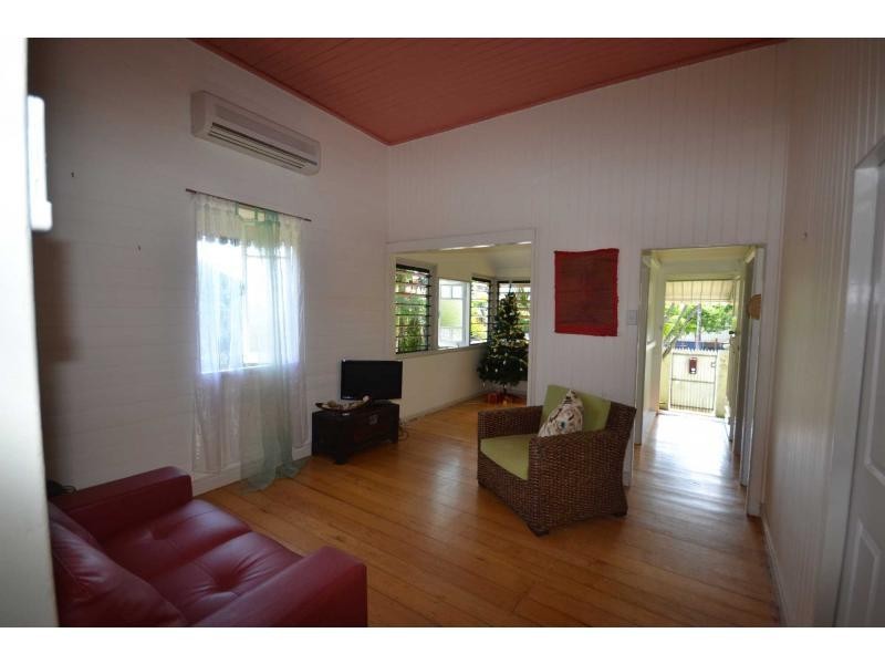 8 Margaret Street, Redlynch QLD 4870