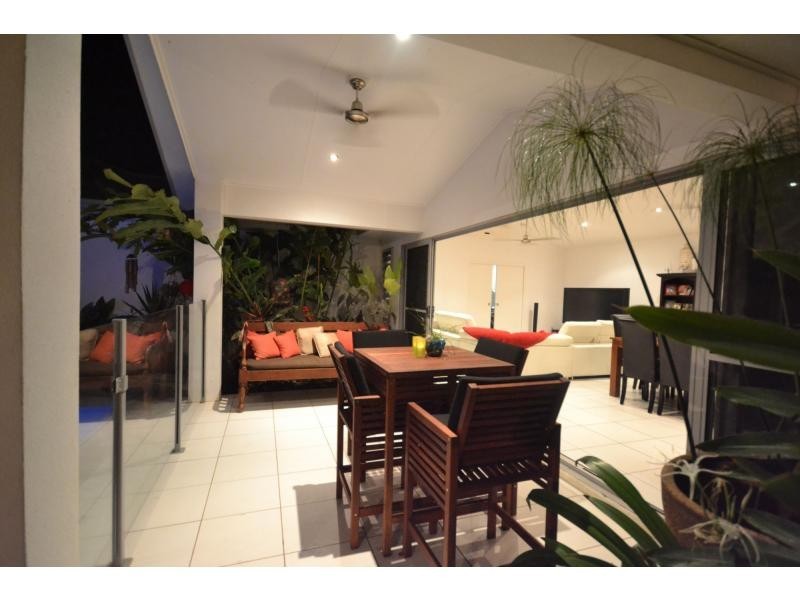 19 Springbrook Avenue, Redlynch QLD 4870