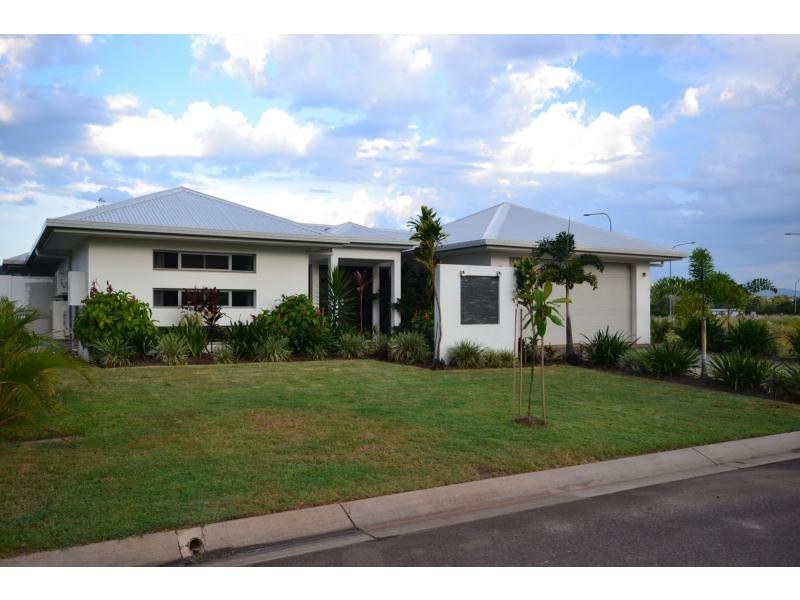19 Springbrook Avenue, Redlynch QLD 4870