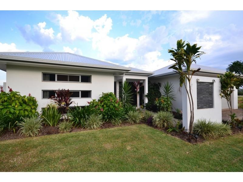 19 Springbrook Avenue, Redlynch QLD 4870