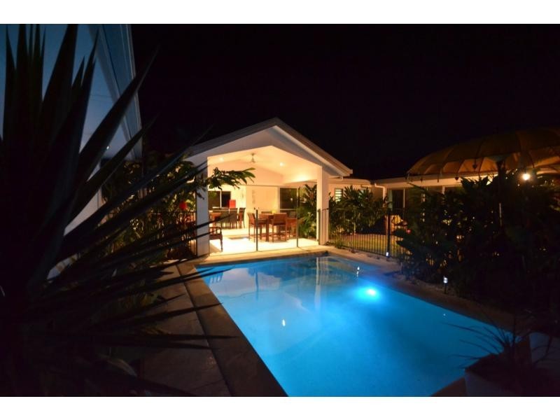 19 Springbrook Avenue, Redlynch QLD 4870