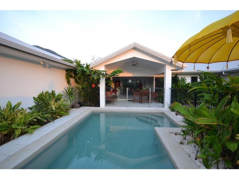 19 Springbrook Avenue, Redlynch QLD 4870