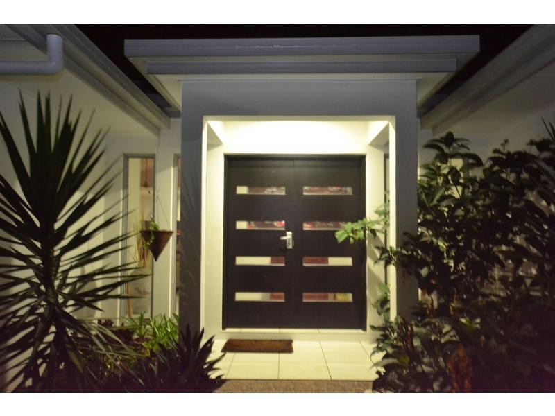 19 Springbrook Avenue, Redlynch QLD 4870