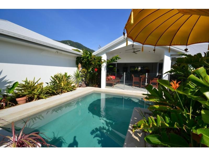 19 Springbrook Avenue, Redlynch QLD 4870