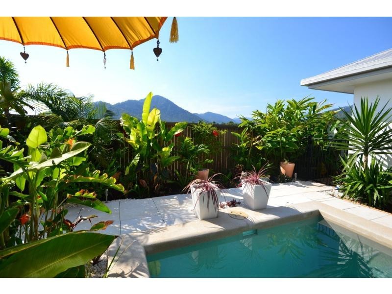 19 Springbrook Avenue, Redlynch QLD 4870