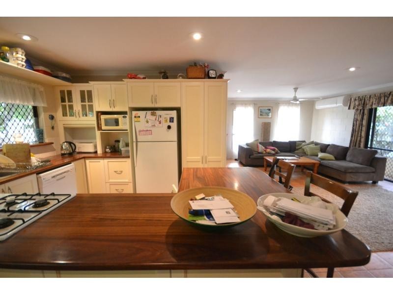 6 Loridan Drive, Brinsmead QLD 4870