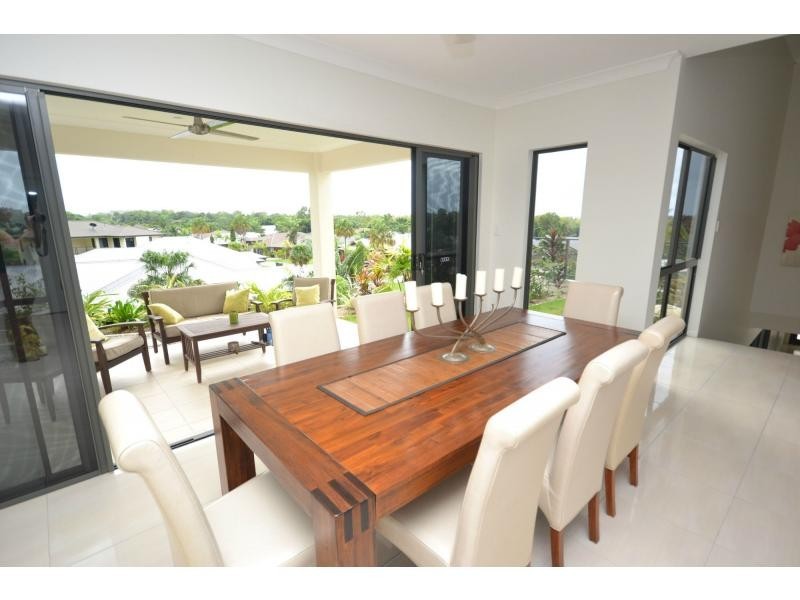 9 Seascape Close, Palm Cove QLD 4879