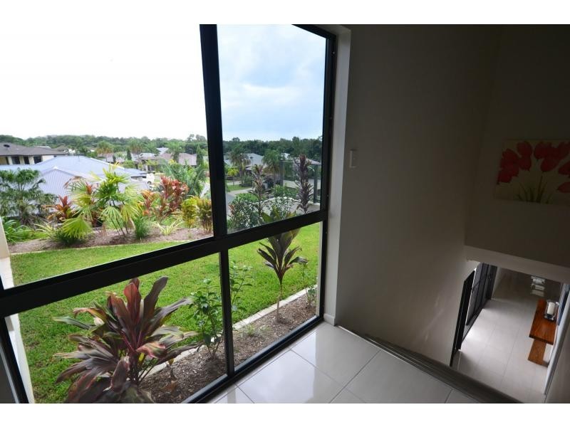 9 Seascape Close, Palm Cove QLD 4879