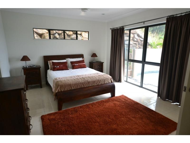 9 Seascape Close, Palm Cove QLD 4879