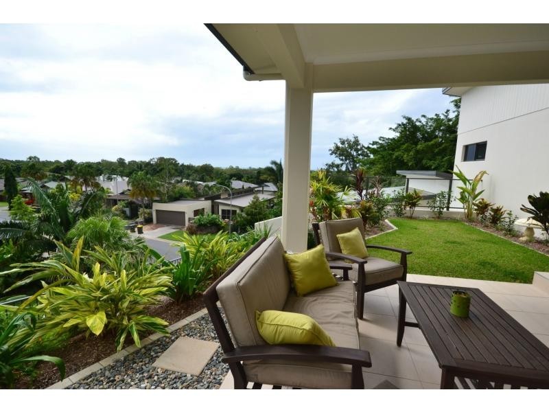 9 Seascape Close, Palm Cove QLD 4879
