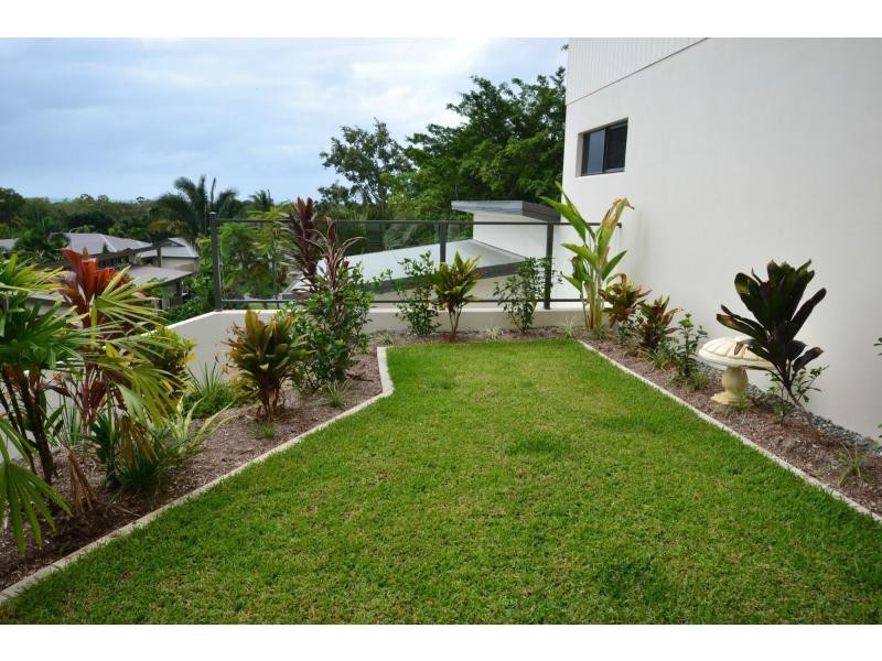 9 Seascape Close, Palm Cove QLD 4879